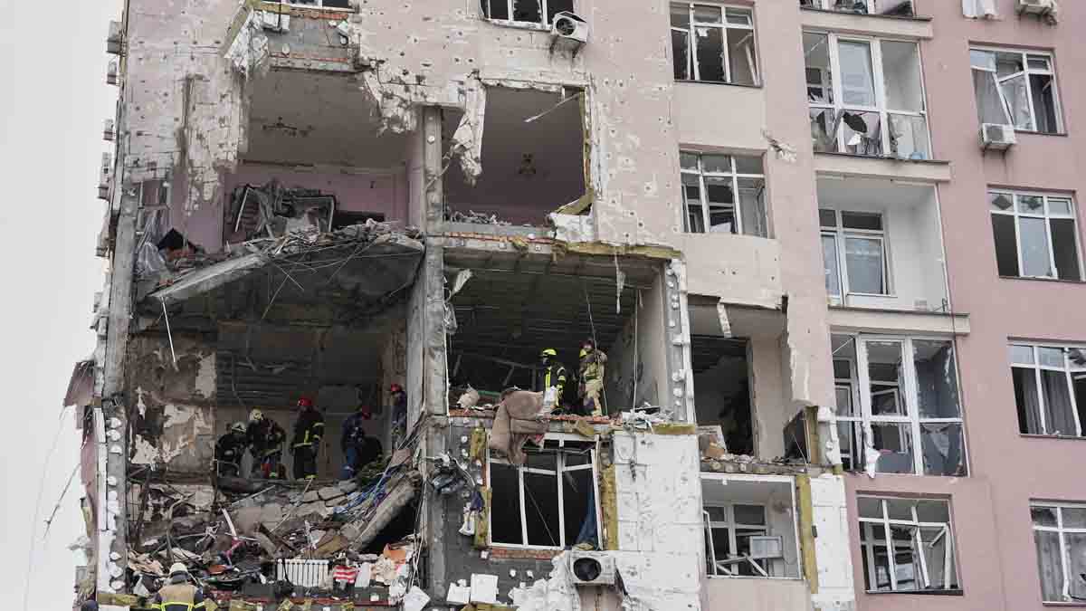 Ρωσικά drones σφυροκοπούν την Ουκρανία πριν τη συνάντηση Ζελένσκι – Τραμπ