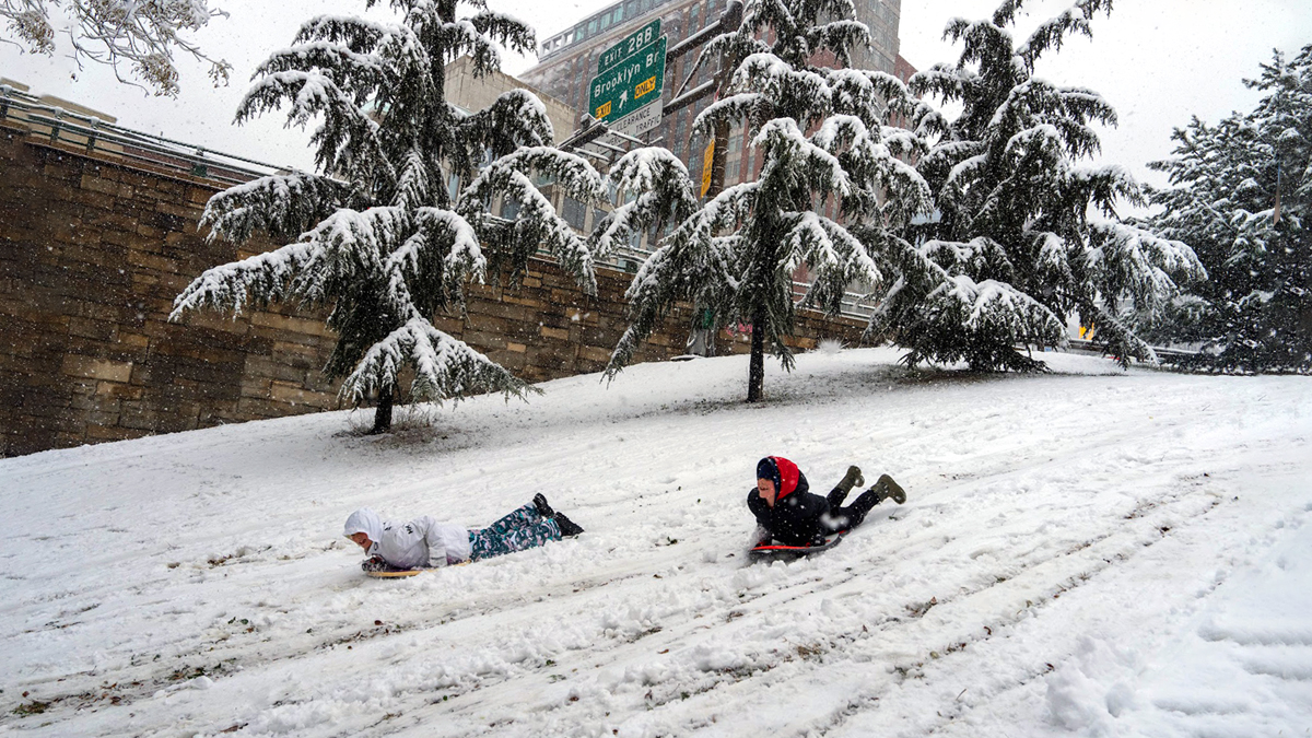 Σε κατάσταση έκτακτης ανάγκης Νέα Υόρκη και Νιου Τζέρσεϊ λόγω σφοδρής χιονοθύελλας