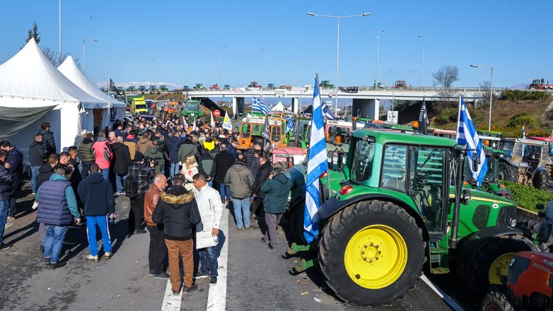Αγρότες Λάρισας: «Η κυβέρνηση βρήκε πρόθυμους για να σπάσει τα μπλόκα»