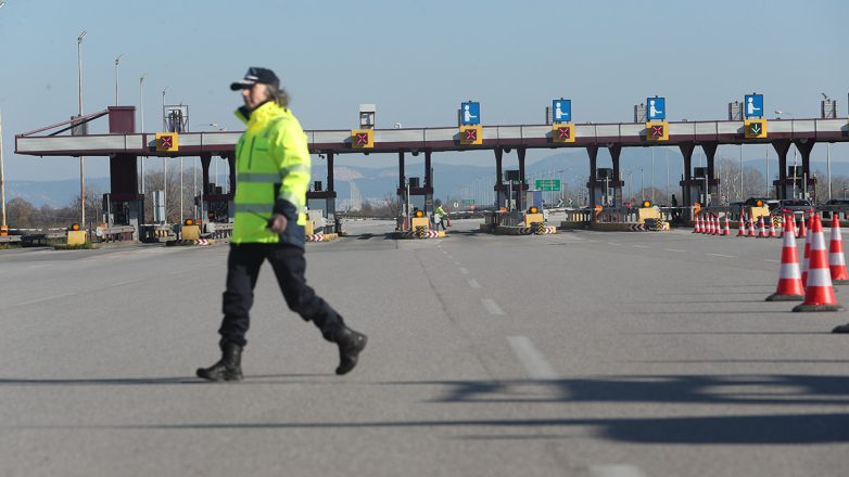 Ανοιχτά και τα δύο ρεύματα στο μπλόκο των Μαλγάρων Ανοιχτά και τα δύο ρεύματα στο μπλόκο των Μαλγάρων