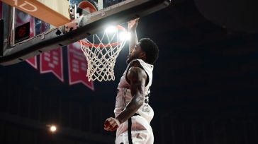 «Δίνει συμβόλαιο 2,5 ετών σε Ταϊρίκ Τζόουνς ο Ολυμπιακός»