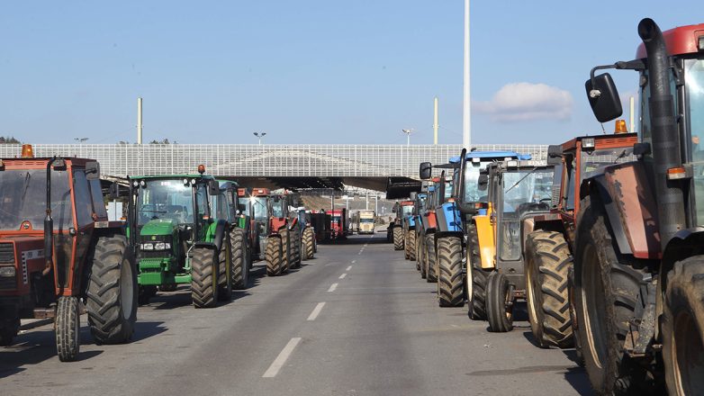 Διακόπτεται εκ νέου η κυκλοφορία των φορτηγών στον κόμβο του Ορμενίου και στο Τελωνείο των Κήπων