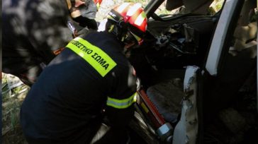 Νεκρός εβδομηντάχρονος άνδρας που έπεσε από γκρεμό με το αυτοκίνητο