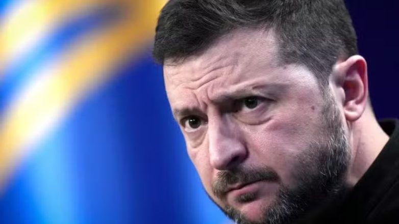 Δημοψήφισμα για το ειρηνευτικό σχέδιο θα ζητήσει ο Ζελένσκι Δημοψήφισμα για το ειρηνευτικό σχέδιο θα ζητήσει ο Ζελένσκι