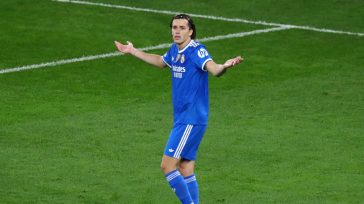 Ποδοσφαιριστής της Ρεάλ βγάζει βόλτα μια τίγρη της Βεγγάλης