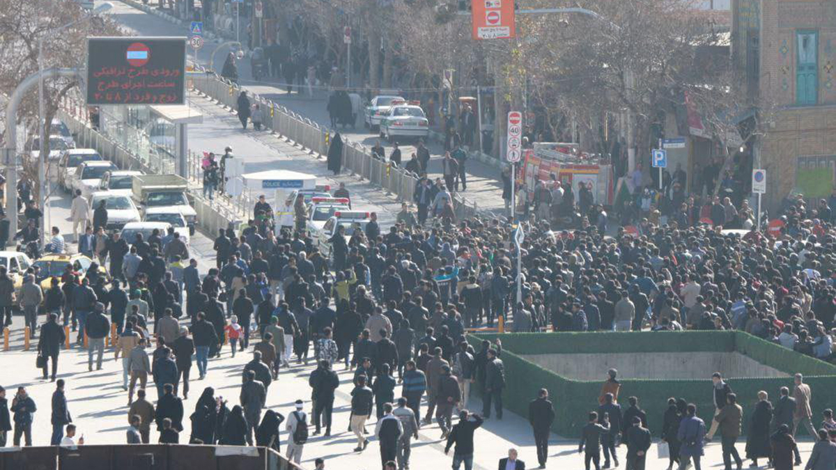 Ιράν: Διαδηλώσεις έξω από κλειστά καταστήματα εν όψει διαφαινόμενης οικονομικής κρίσης