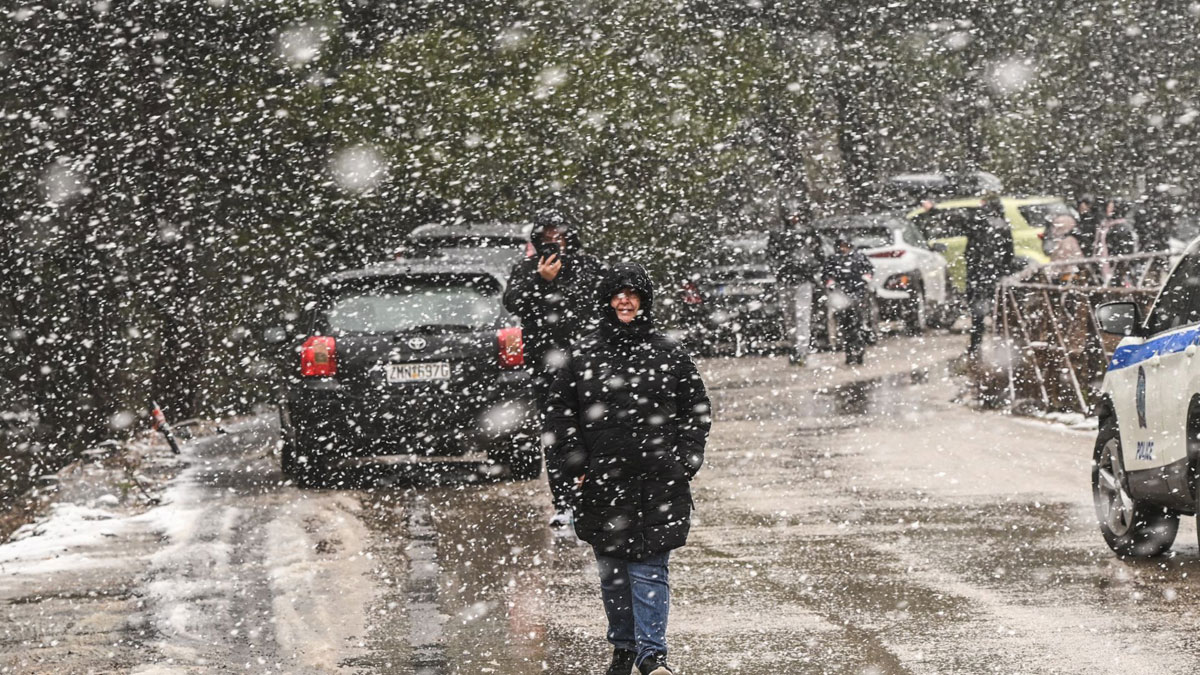 Χιόνια στα βόρεια της Αττικής το βράδυ της Παραμονής Πρωτοχρονιάς