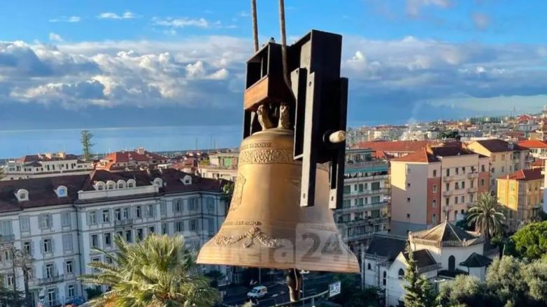 Ιταλία: Η «Καμπάνα των Αγέννητων Παιδιών» κάθε βράδυ θα χτυπά στο Σαν Ρέμο