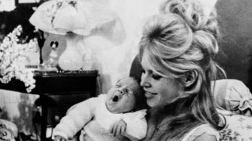 Mπαρντό: Η υπόσχεση στο γιο της και γιατί είπε «θα προτιμούσα να είχα γεννήσει ένα σκύλο»