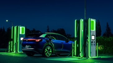 Πως πρέπει να φορτίζεις ένα ηλεκτρικό Ι.Χ. για να αντέξει περισσότερα χρόνια η μπαταρία του;