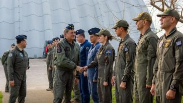 Μονάδες της Πολεμικής Αεροπορίας επισκέφθηκε ο Αρχηγός του ΓΕΑ