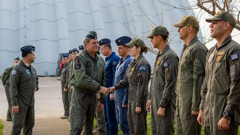 Μονάδες της Πολεμικής Αεροπορίας επισκέφθηκε ο Αρχηγός του ΓΕΑ