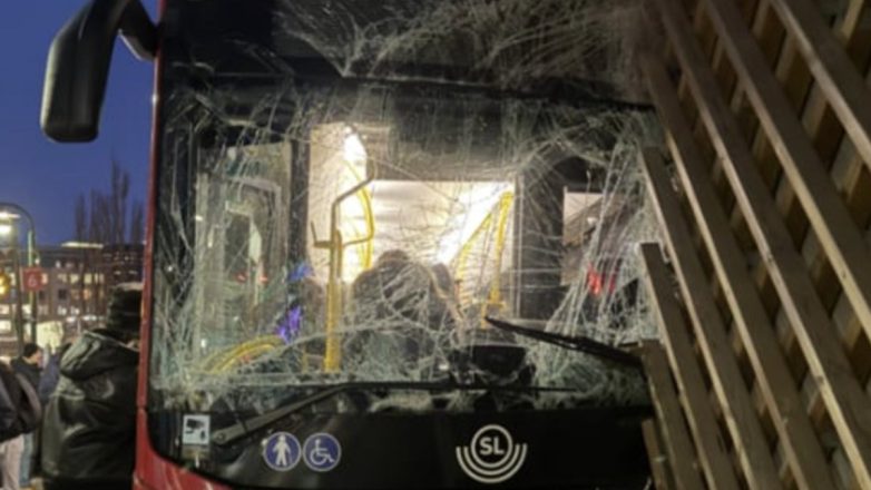 Λεωφορείο έπεσε σε κτήριο στη Στοκχόλμη Λεωφορείο έπεσε σε κτήριο στη Στοκχόλμη