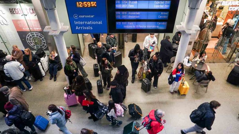 «Σταδιακή επανέναρξη» της σιδηροδρομικής κυκλοφορίας στη σήραγγα της Μάγχης «Σταδιακή επανέναρξη» της σιδηροδρομικής κυκλοφορίας στη σήραγγα της Μάγχης