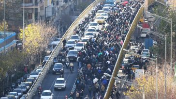 Απροσδόκητες πολιτικές διαστάσεις προσλαμβάνει το κίνημα των εμπόρων της Τεχεράνης