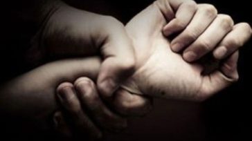 Καταγγελία για ενδοοικογενειακή βία στη Ρόδο