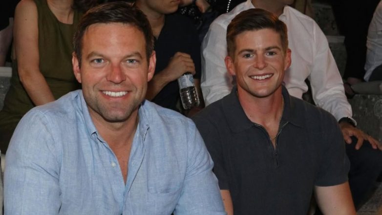 Στέφανος Κασσελάκης – Tyler McBeth: Ποζάρουν αγκαλιά με τη σκυλίτσα τους, Φάρλι και στέλνουν τις ευχές τους για το 2026 Στέφανος Κασσελάκης – Tyler McBeth: Ποζάρουν αγκαλιά με τη σκυλίτσα τους, Φάρλι και στέλνουν τις ευχές τους για το 2026