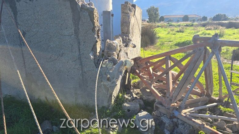 Έπεσε η κεραία της ΕΡΤ στη Σούδα – Άγνωστοι έκοψαν με εργαλεία τις αντηρίδες Έπεσε η κεραία της ΕΡΤ στη Σούδα – Άγνωστοι έκοψαν με εργαλεία τις αντηρίδες