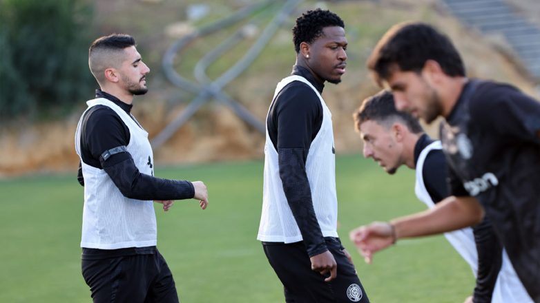 ΟΦΗ: Με Ισέκα και Πούγγουρα