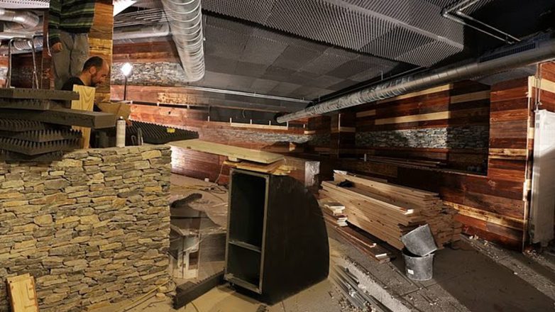 Φωτογραφίες από την ανακαίνιση του μπαρ «εκθέτουν» τους ιδιοκτήτες Φωτογραφίες από την ανακαίνιση του μπαρ «εκθέτουν» τους ιδιοκτήτες