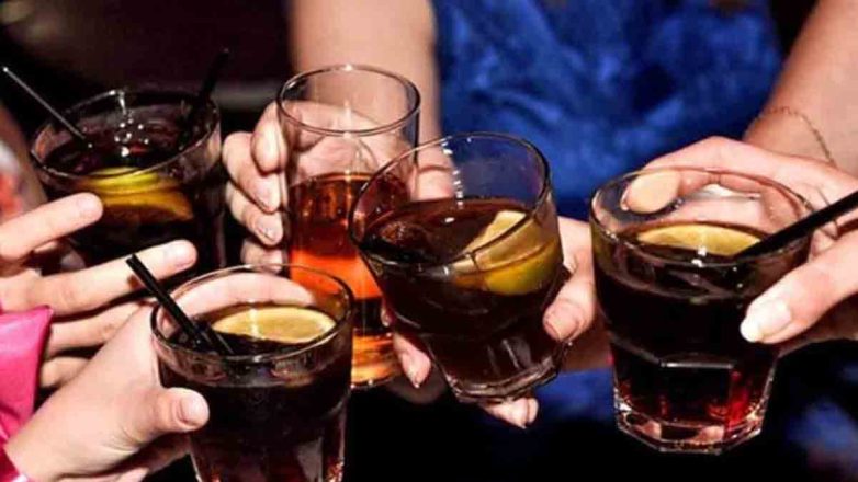 Ανήλικος πλαστογράφησε ταυτότητα για να προμηθευτεί αλκοόλ Ανήλικος πλαστογράφησε ταυτότητα για να προμηθευτεί αλκοόλ