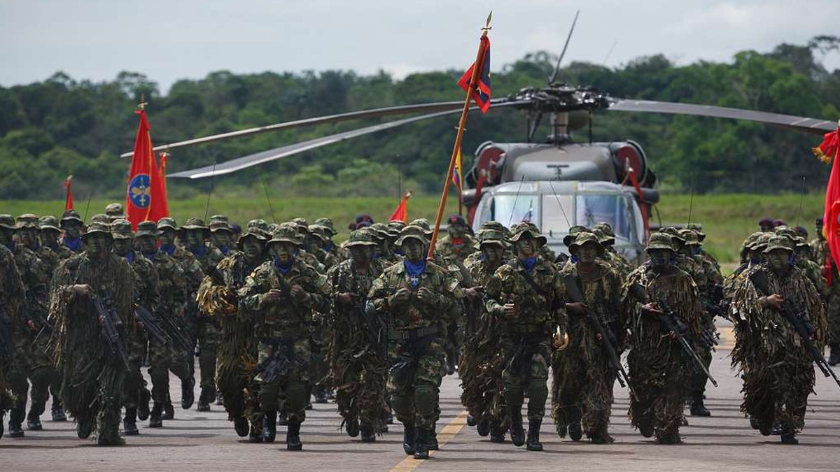 H Kολομβία αναπτύσσει στρατιωτικές δυνάμεις στα σύνορα με τη Βενεζουέλα
