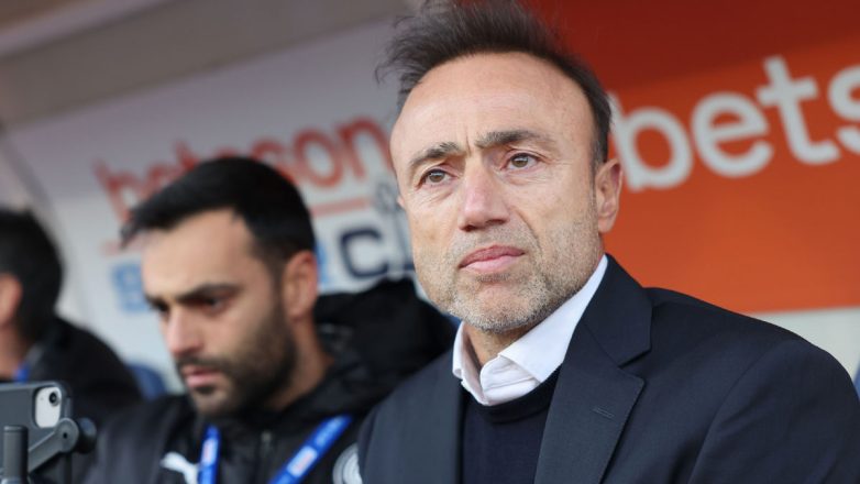 Κόντης: «Να σηκώσουμε ψηλά το κεφάλι»