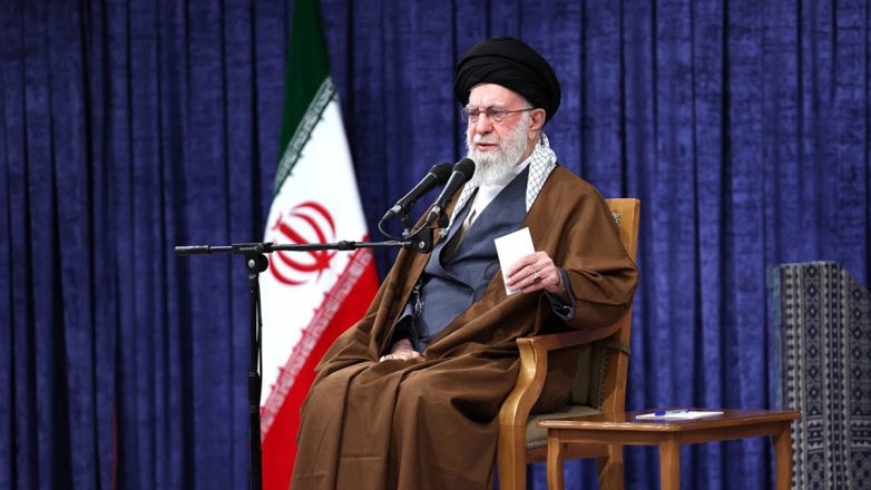 Χαμενεΐ προς ΗΠΑ: Η Τεχεράνη δεν θα υποκύψει στον εχθρό Χαμενεΐ προς ΗΠΑ: Η Τεχεράνη δεν θα υποκύψει στον εχθρό