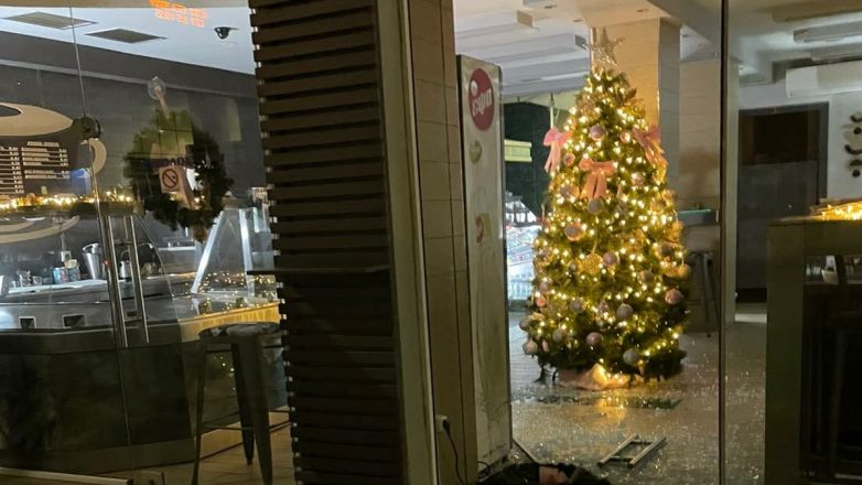 Βόλος: Άγνωστοι έκαναν γυαλιά καρφιά μαγαζί εστίασης