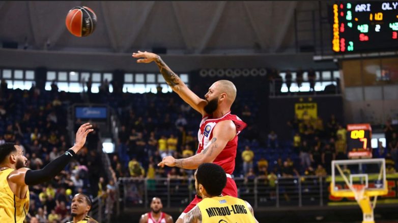 Άρης-Ολυμπιακός 84-95: Αήττητος και στο Αλεξάνδρειο