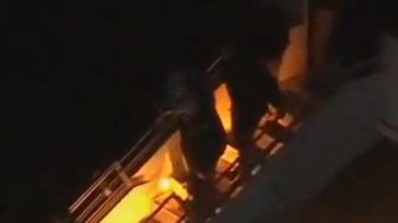 Διεθνή ΜΜΕ: Στη Νέα Υόρκη ο Μαδούρο – Με χειροπέδες και ισχυρή συνοδεία δυνάμεων ασφαλείας