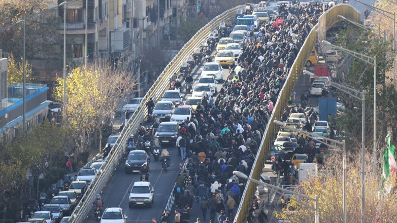 Συνεχίζονται οι διαδηλώσεις στο Ιράν – Τουλάχιστον 12 νεκροί Συνεχίζονται οι διαδηλώσεις στο Ιράν – Τουλάχιστον 12 νεκροί