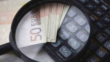 Έρχονται αυξήσεις μισθών το 2026