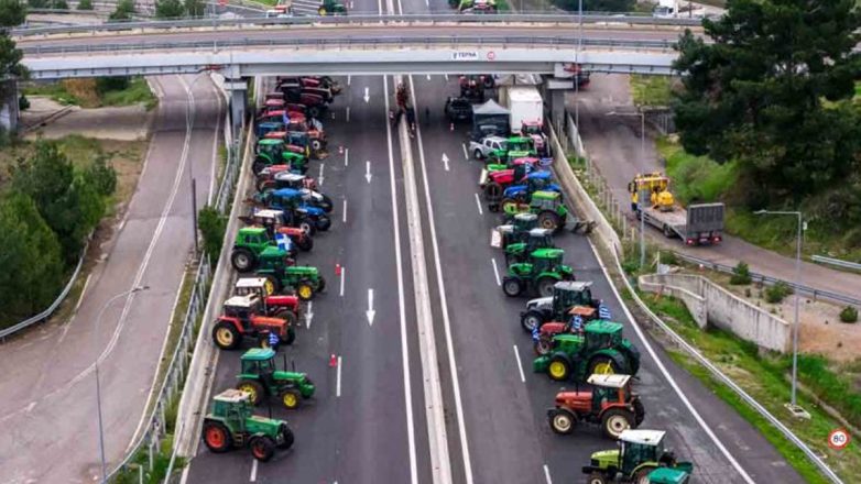 Κλείνουν κεντρικές αρτηρίες οι αγρότες