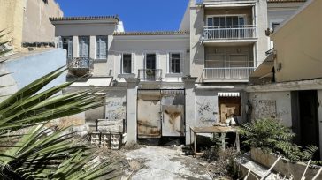 ΥΠΠΟ: Επανάχρηση δύο ακινήτων για την εξυπηρέτηση των επισκεπτών της Ακρόπολης