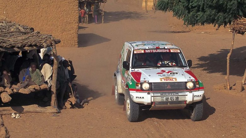 Pajero: Έτοιμο να επιστρέψει το θρυλικό SUV της Mitsubishi; Pajero: Έτοιμο να επιστρέψει το θρυλικό SUV της Mitsubishi;