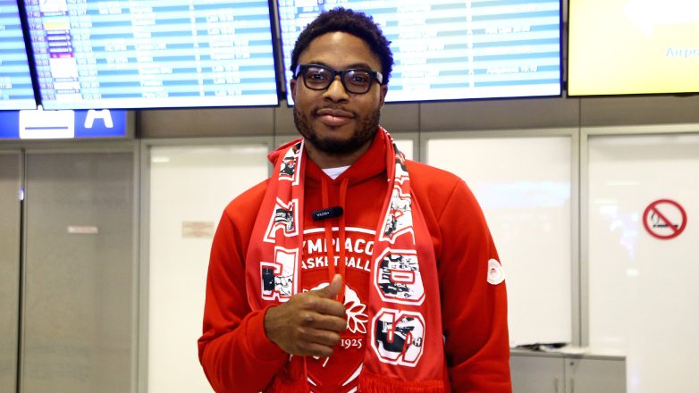 Τζόουνς: «Ενθουσιασμένος που θα δουλέψω με τον Μπαρτζώκα»