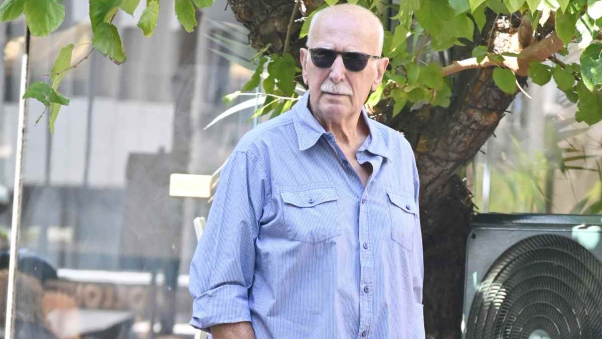 Γιώργος Παπαδάκης: Η τελευταία του δημόσια εμφάνιση στο Κολωνάκι τρεις μήνες πριν φύγει από τη ζωή