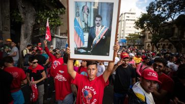 «Η Βενεζουέλα δεν είναι αποικία»: Διαδήλωση υπέρ Μαδούρο στο Καράκας