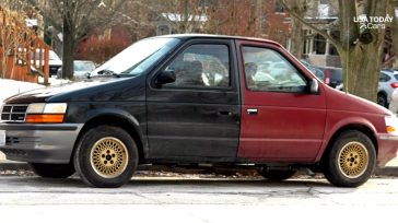 Bak2Bak: Το διπρόσωπο αυτοκίνητο (Βίντεο)