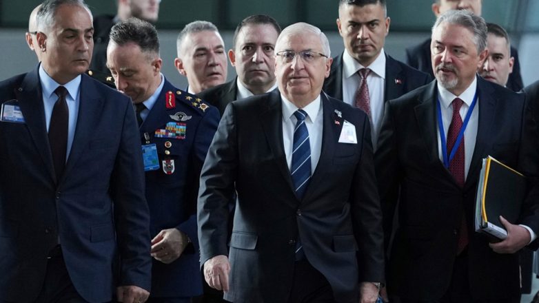 Η Tουρκία ζητεί από όλες τις κουρδικές ένοπλες ομάδες, και στη Συρία, να καταθέσουν τα όπλα