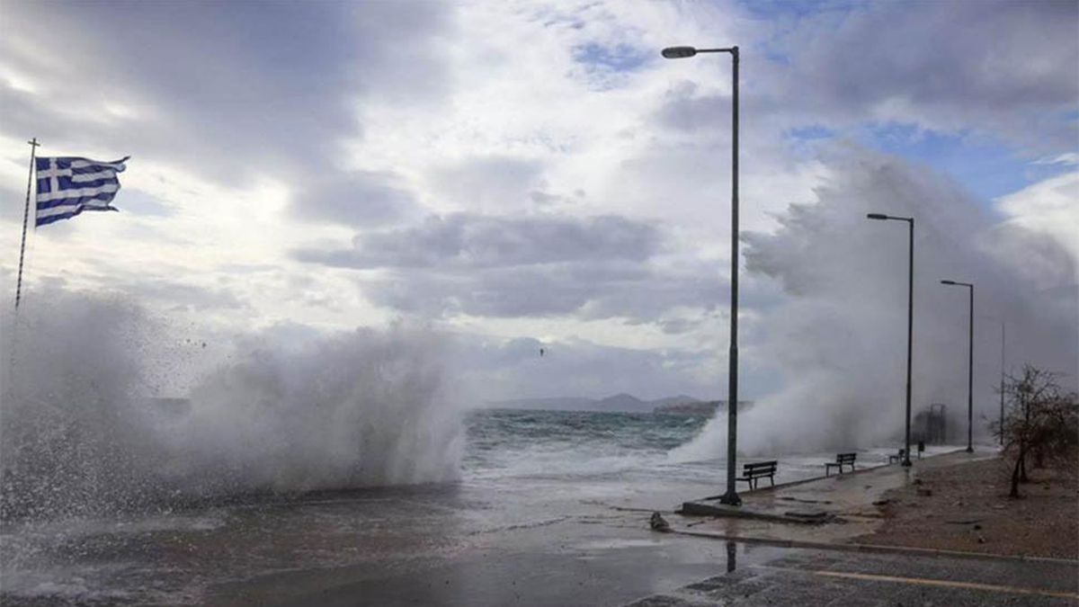 Κακοκαιρία «εξπρές» από τα δυτικά με καταιγίδες και 9 μποφόρ