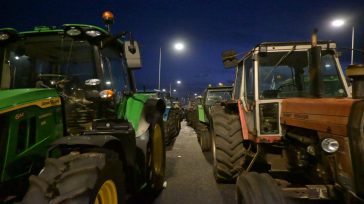 Μαξίμου προς αγρότες: Διάλογος με Χατζηδάκη, Τσιάρα και ανοιχτούς δρόμους