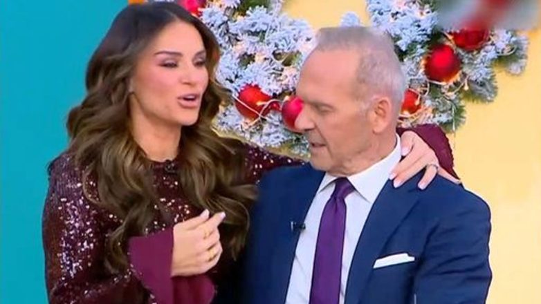 Ελένη Τσολάκη: Άρχισαν να ξεστήνουν το πλατό της εκπομπής της! Ελένη Τσολάκη: Άρχισαν να ξεστήνουν το πλατό της εκπομπής της!