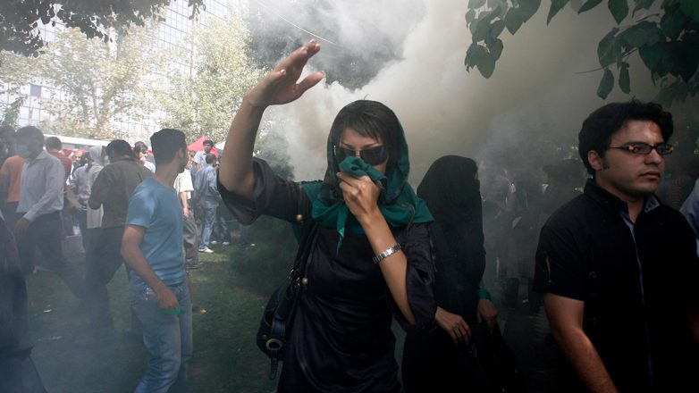 Κλιμακώνεται η κρίση στο Ιράν – 36 νεκροί