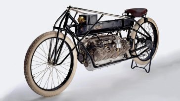 Η Curtiss V8 του 1907 κατέχει μια μοναδική θέση στην ιστορία της ταχύτητας