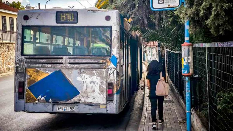 Αστικό λεωφορείο παρέσυρε πεζή στην είσοδο των ΚΤΕΛ Κηφισού