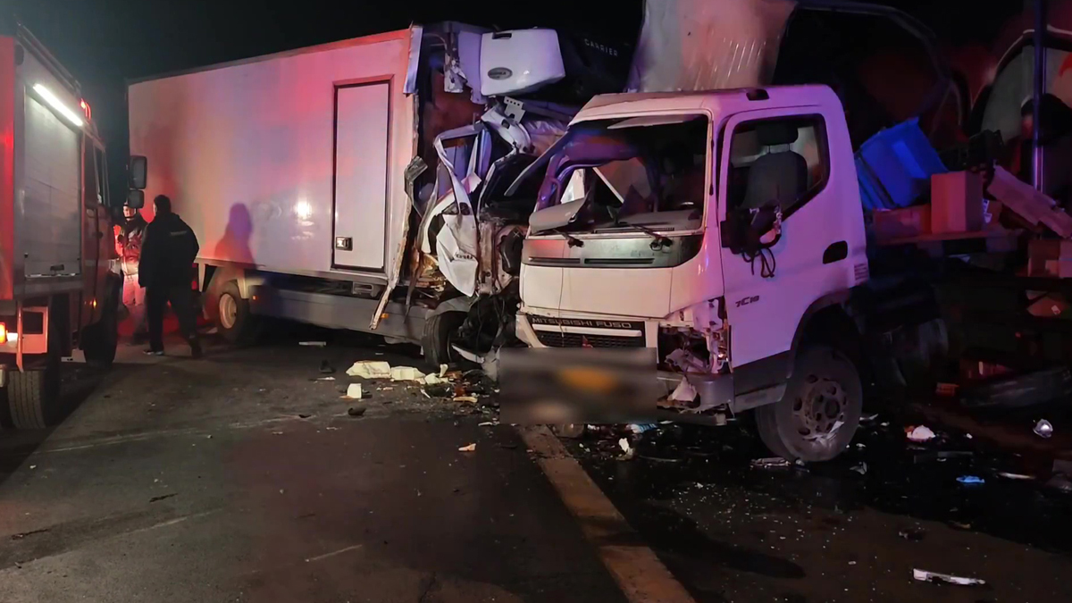 Βίντεο: Σοβαρό τροχαίο στον Κηφισό με εμπλοκή δύο φορτηγών