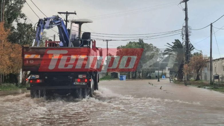 Πάτρα: Πλημμυρισμένοι δρόμοι, χαλάζι και θυελλώδεις άνεμοι