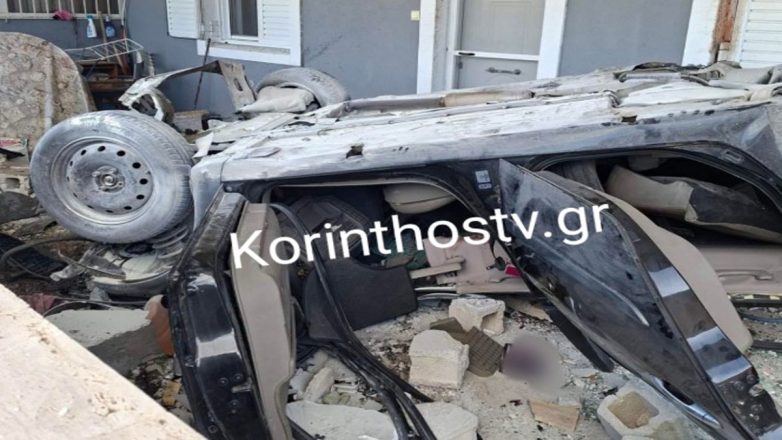 Σοκαριστικό τροχαίο: Αυτοκίνητο έπεσε πάνω σε σπίτι